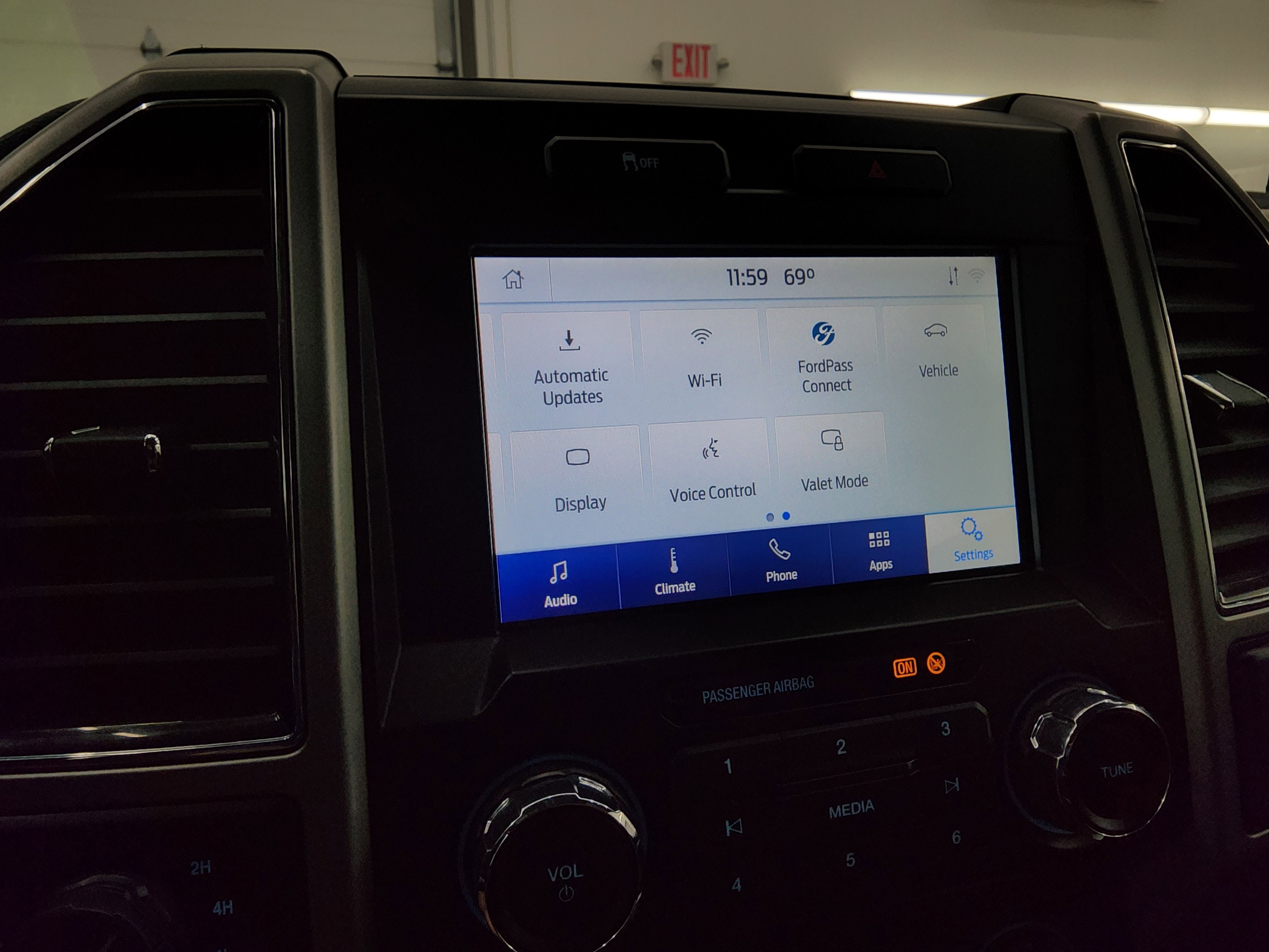 Used 2021 Ford F250 Lariat w/ Chrome Package image 52