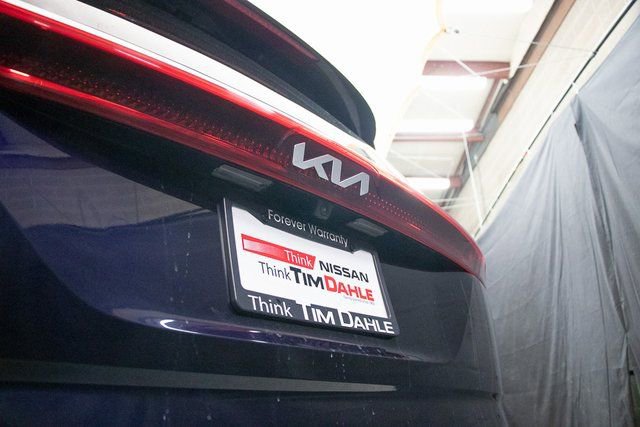 Used 2024 Kia Carnival LX image 13