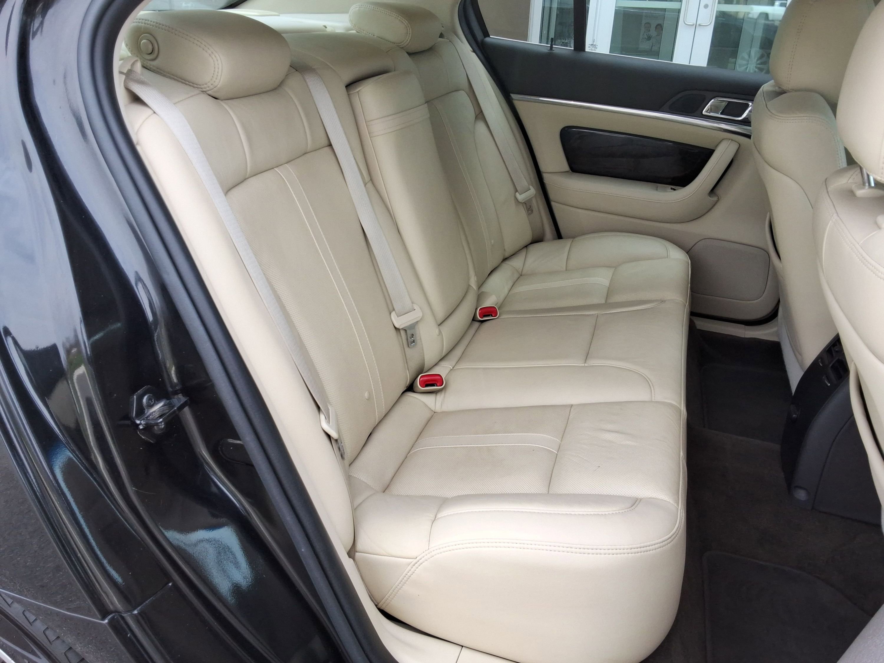 Used 2015 Lincoln MKS AWD w/ Equipment Group 101A image 31