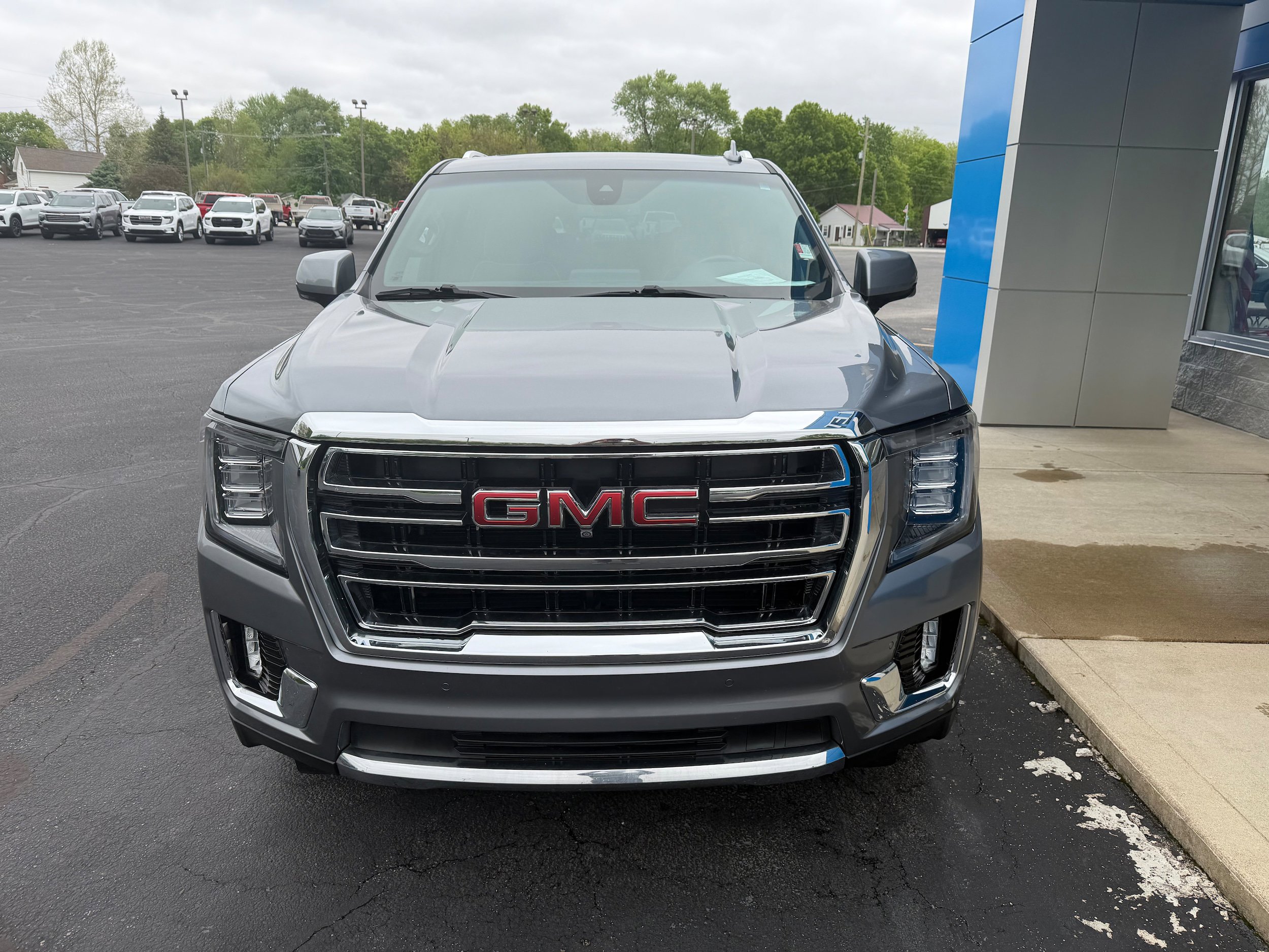 Used 2021 GMC Yukon XL SLT w/ SLT Premium Package AWD/4WD image 13