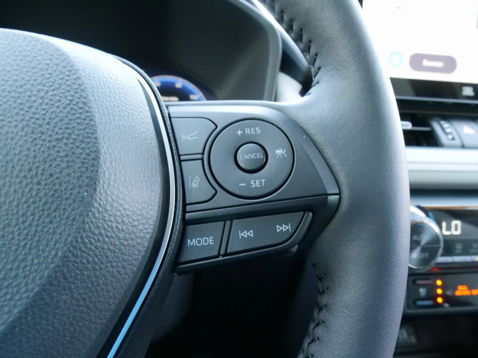 Used 2025 Toyota RAV4 Limited image 22