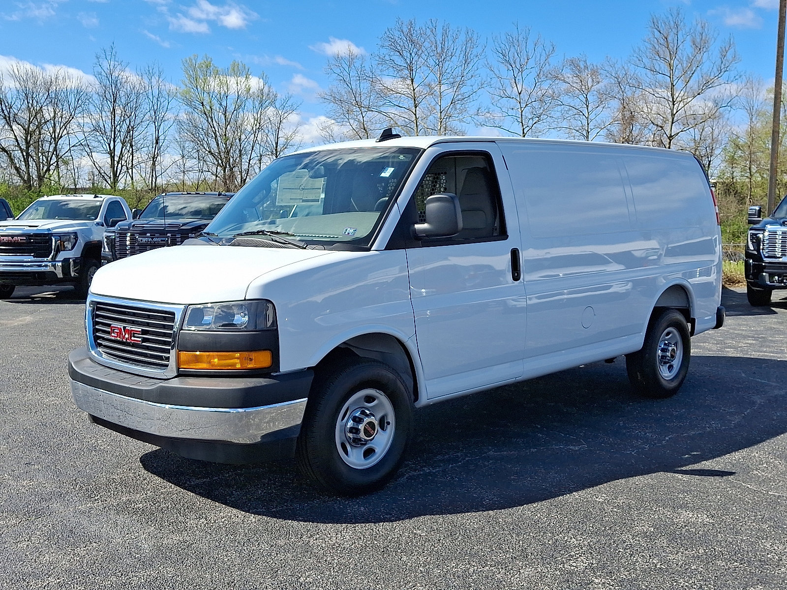 New 2025 GMC Savana 3500 w/ Driver Convenience Package image 4