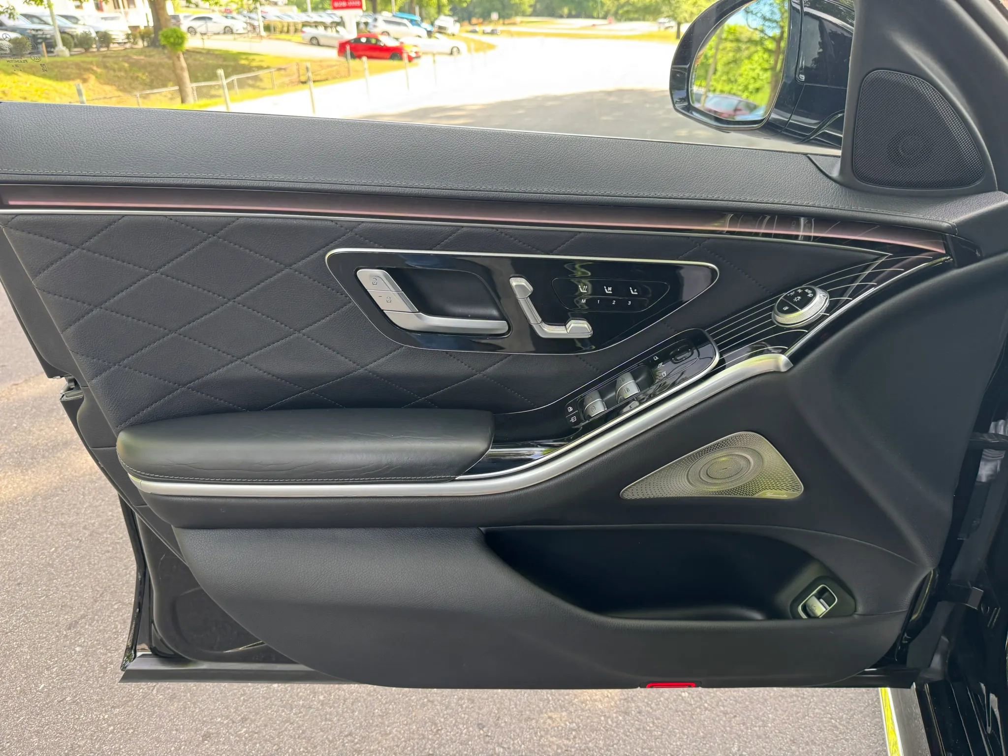 Used 2021 Mercedes-Benz S 580 4MATIC Sedan w/ AMG Line image 18