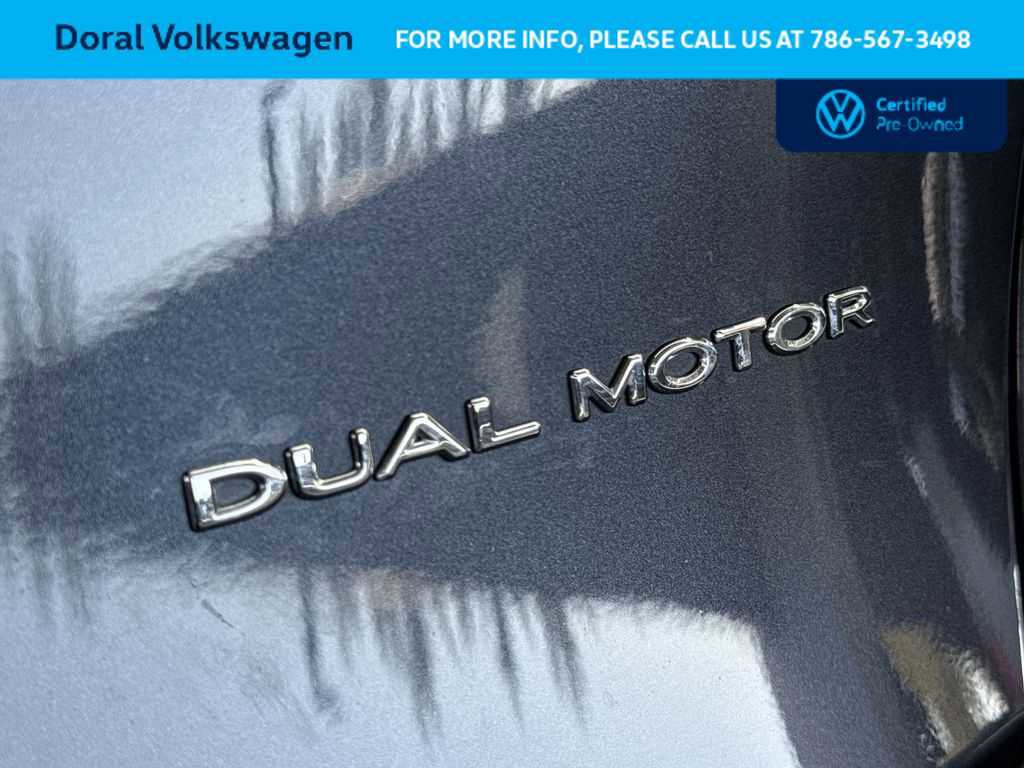 Used 2025 Tesla Model Y Long Range image 11