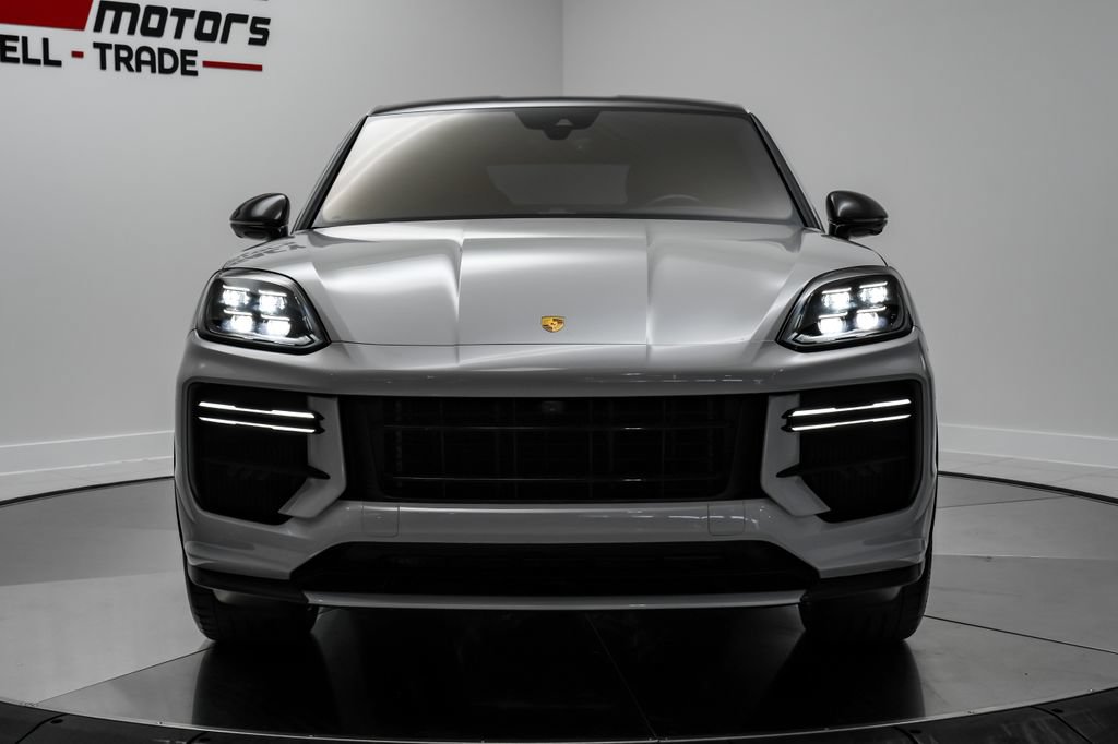 Used 2024 Porsche Cayenne Turbo GT AWD/4WD image 5
