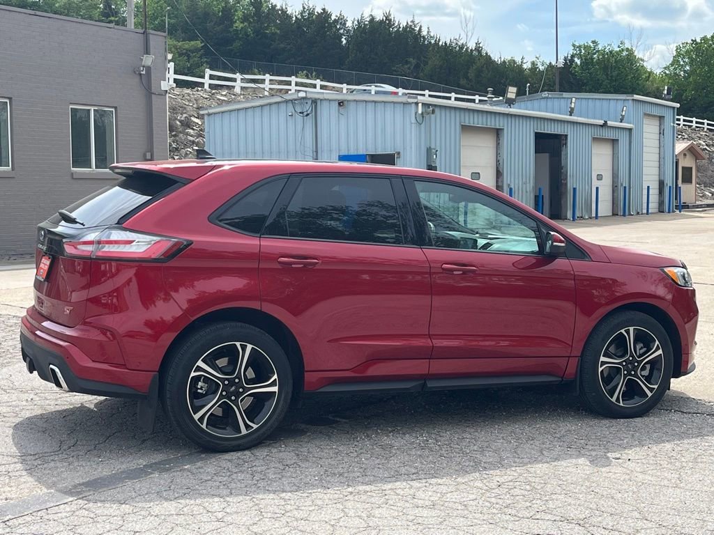 Used 2023 Ford Edge ST w/ Equipment Group 401A AWD/4WD image 4