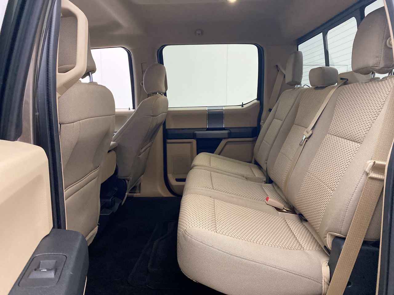 Used 2015 Ford F150 XLT w/ Equipment Group 302A Luxury AWD/4WD image 23