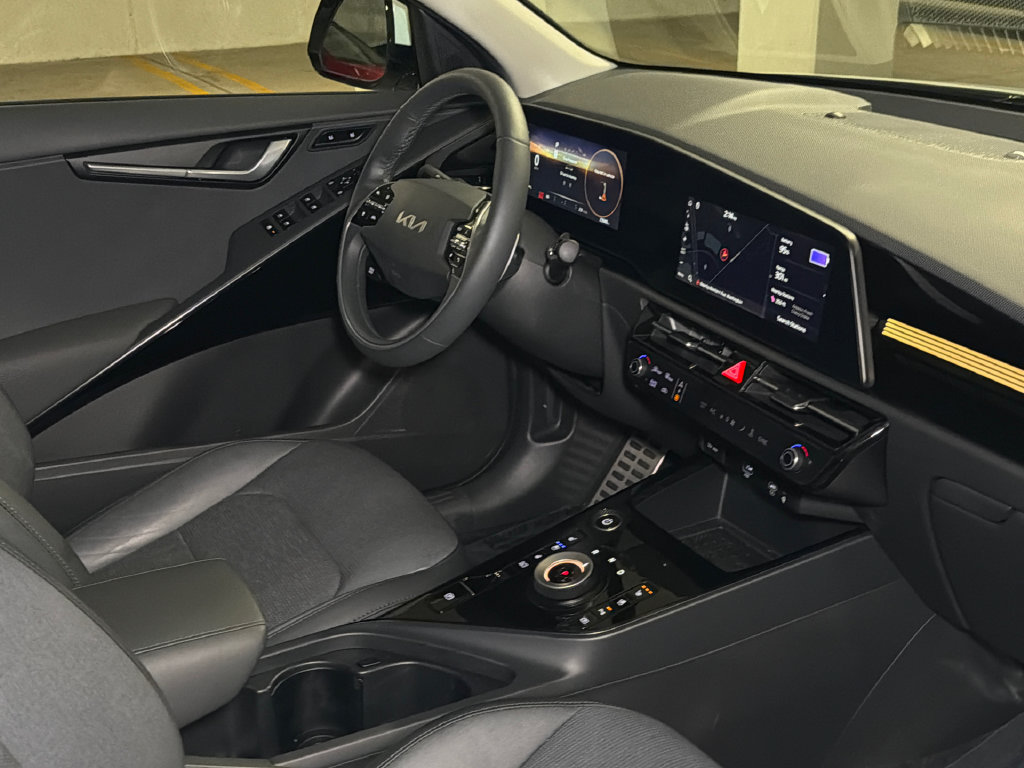 Certified 2023 Kia Niro Wave w/ Wave Preserve Package FWD image 15