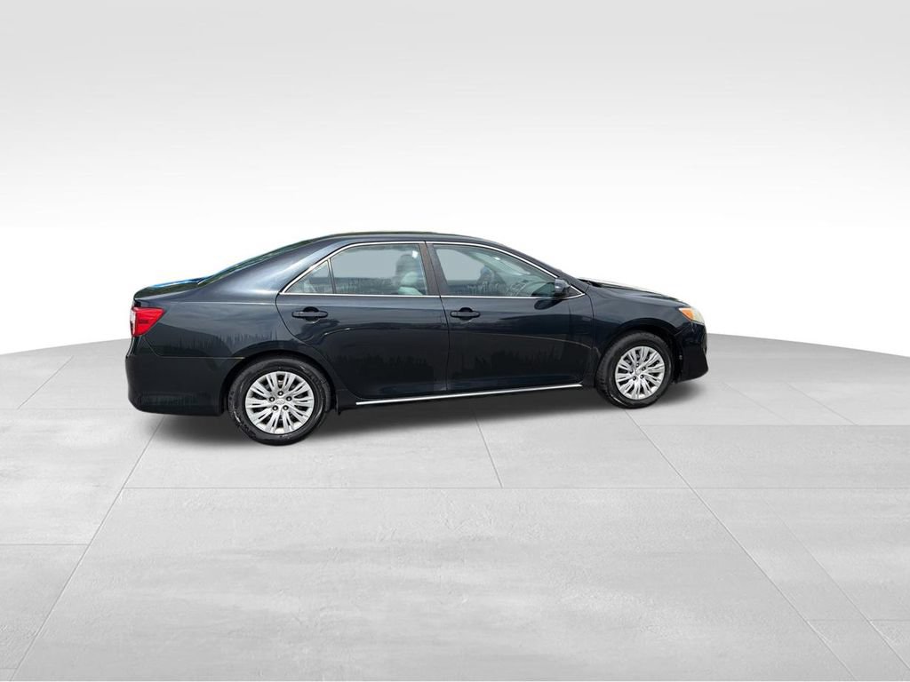 Used 2012 Toyota Camry LE FWD image 10