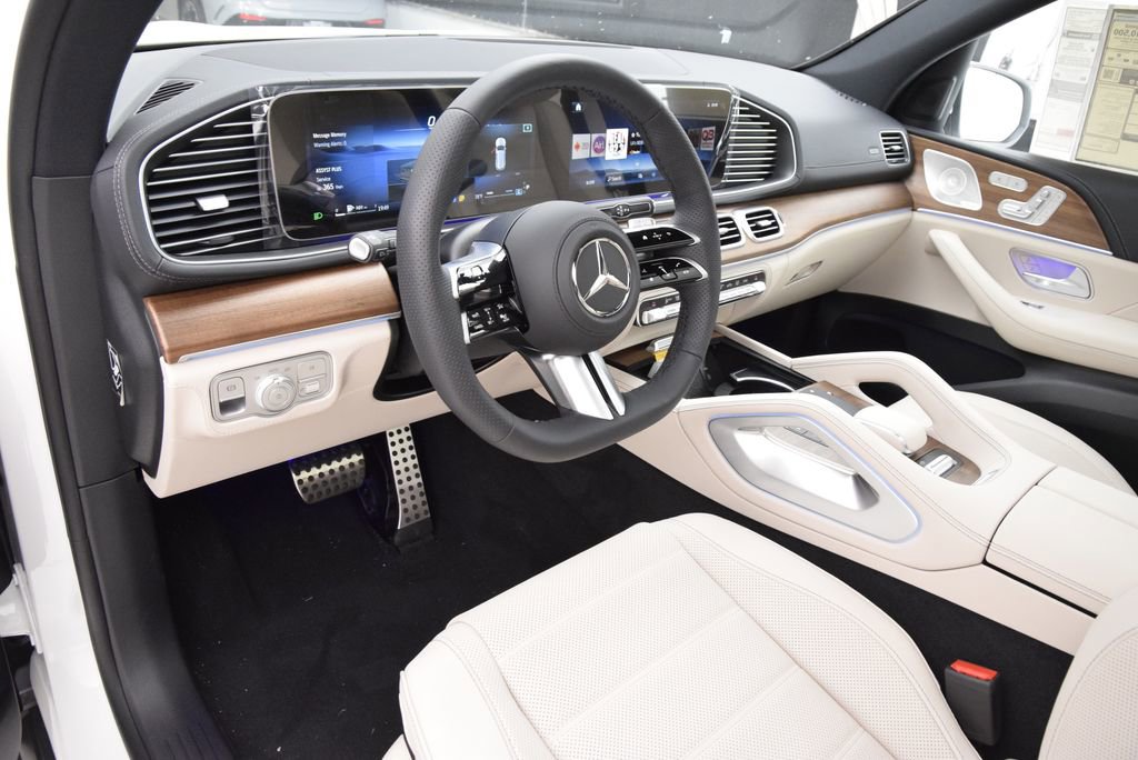 New 2025 Mercedes-Benz GLS 580 4MATIC image 21