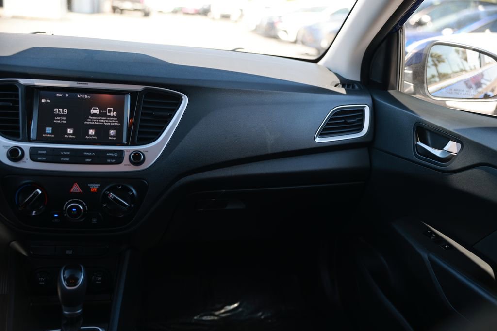 Used 2022 Hyundai Accent SEL image 27
