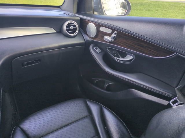 Used 2017 Mercedes-Benz GLC 300 4MATIC w/ Premium 2 Package image 17