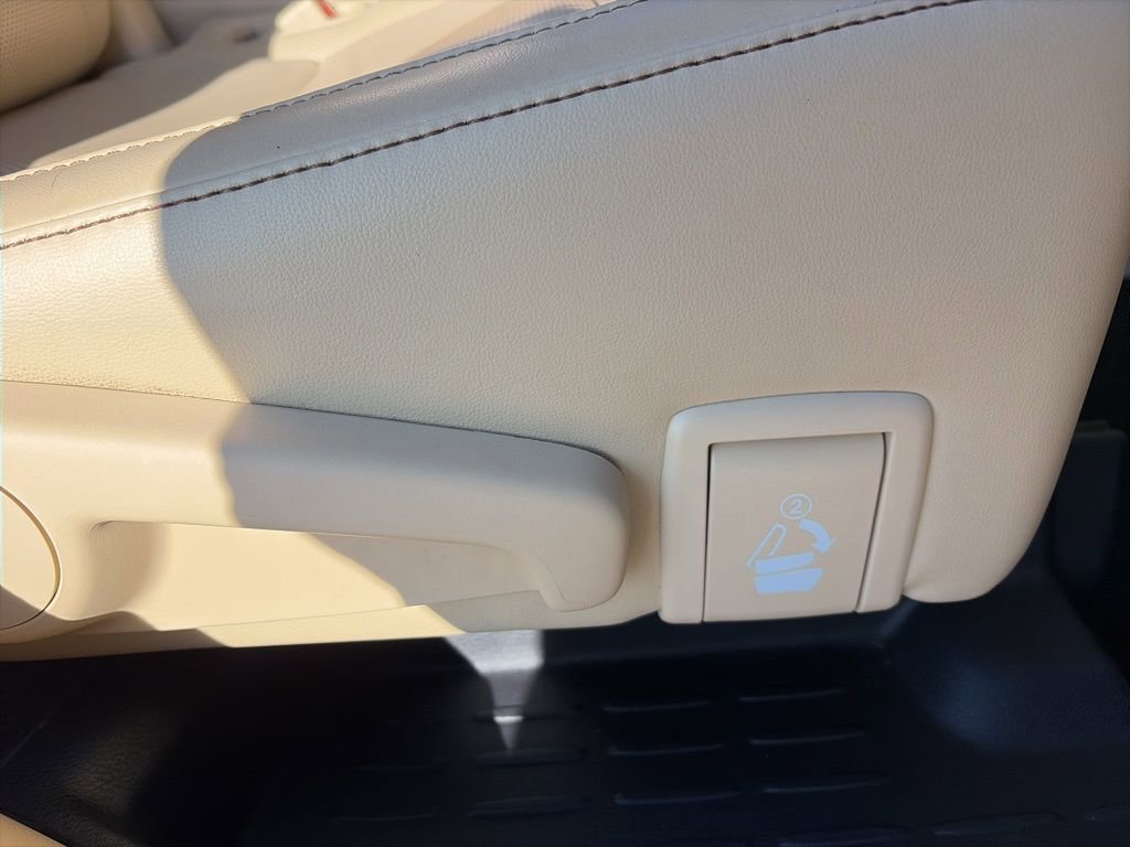 Used 2015 Toyota Highlander Limited image 40