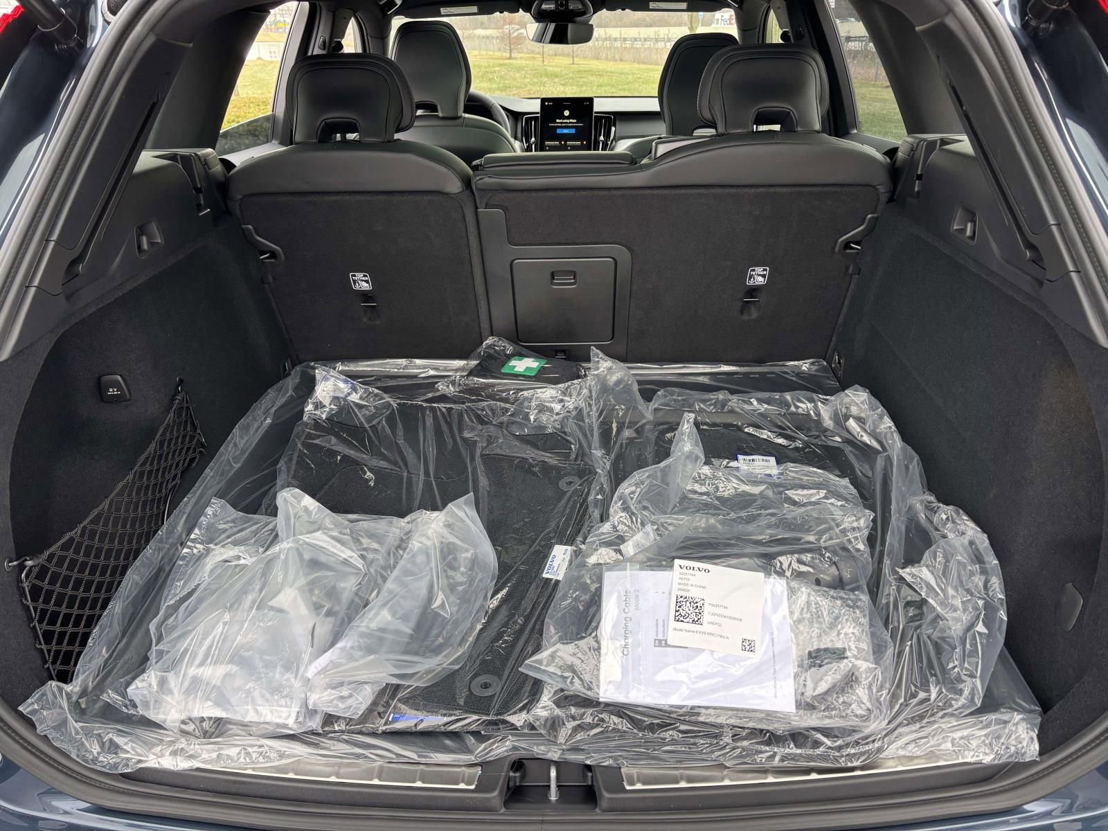 New 2026 Volvo XC60 T8 Ultra w/ Protection Package Premier image 8