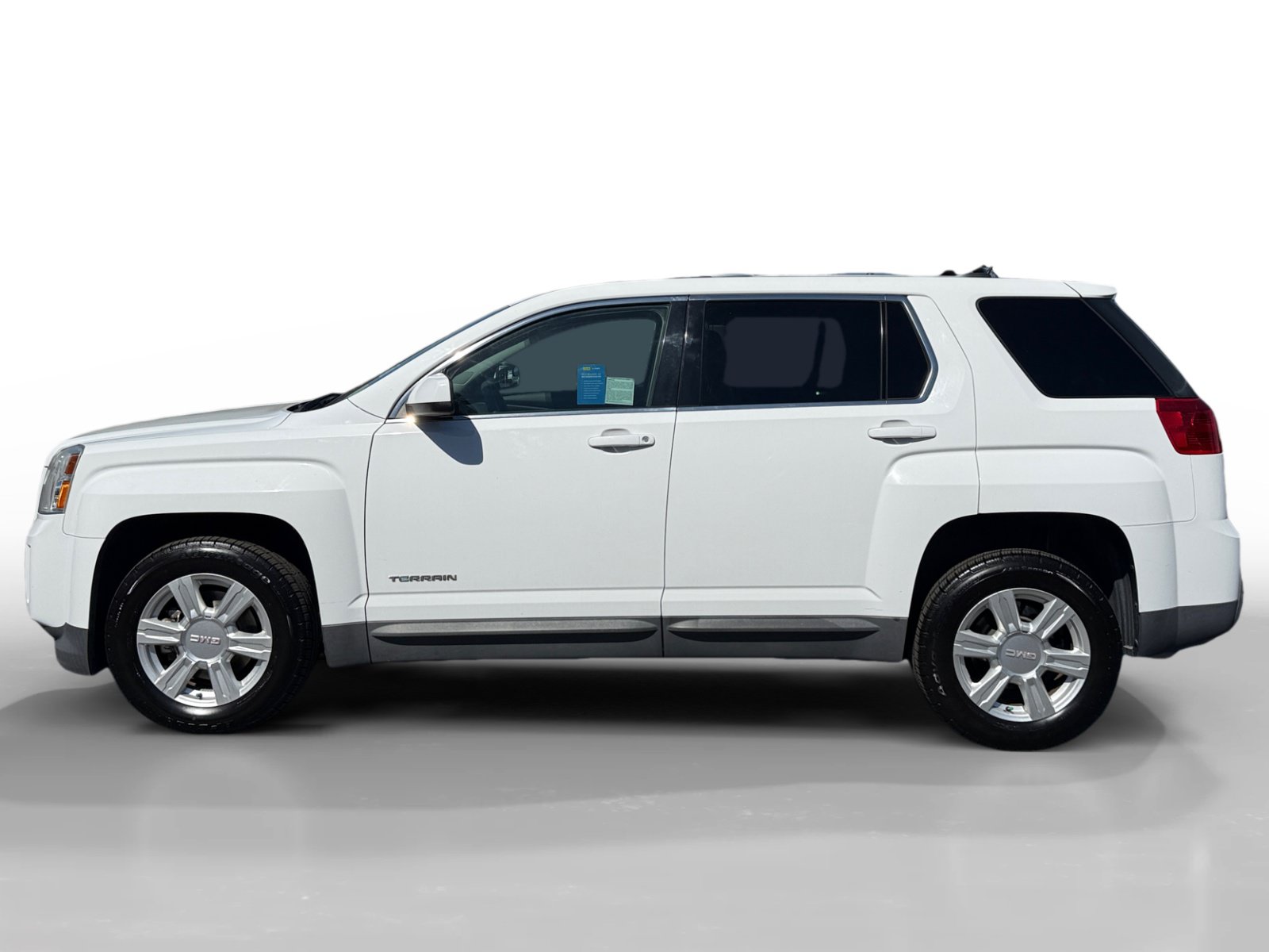 Used 2015 GMC Terrain SLE FWD image 2