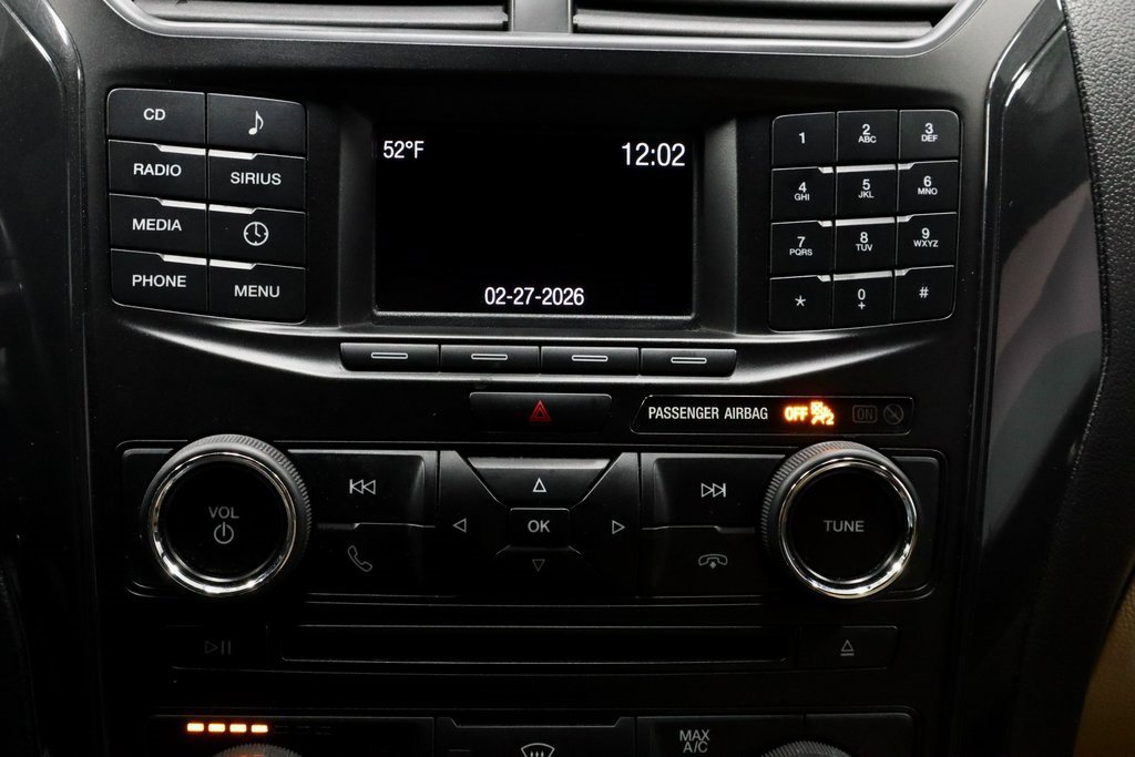 Used 2017 Ford Explorer FWD image 3