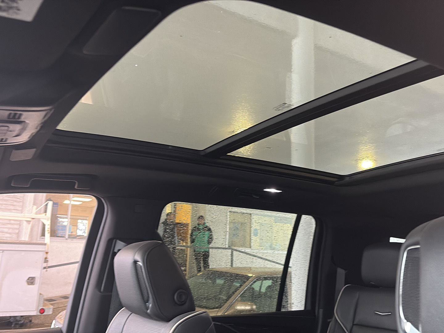 Used 2022 Cadillac Escalade ESV Premium Luxury image 12