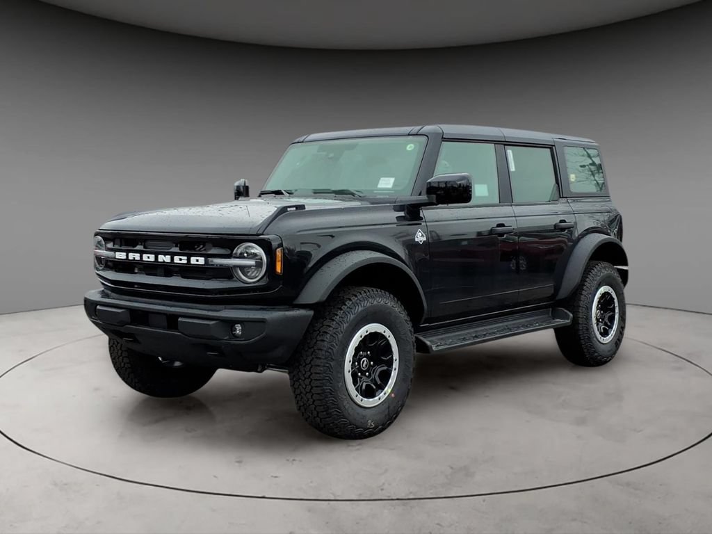 New 2026 Ford Bronco Outer Banks w/ Sasquatch Package