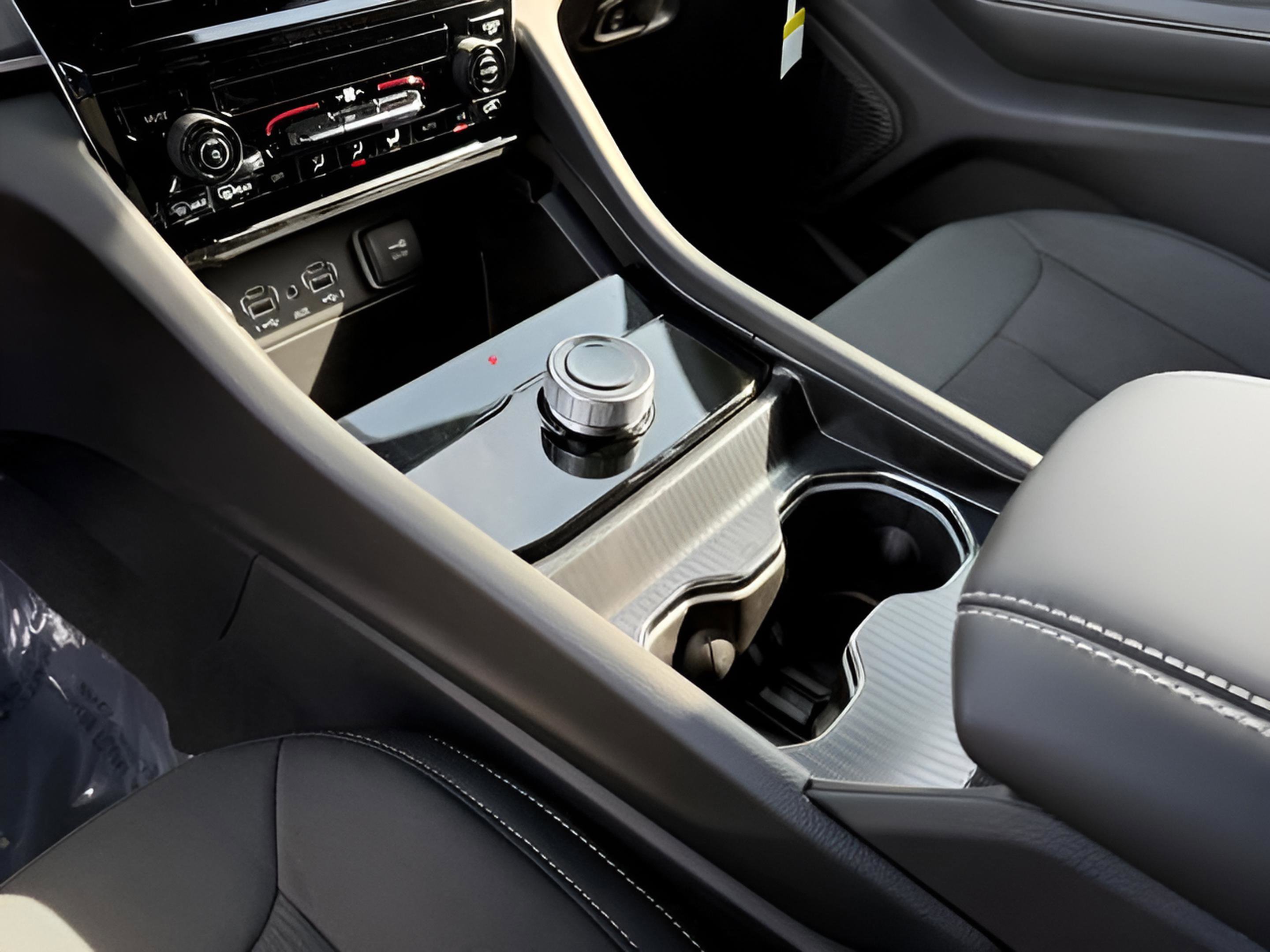 New 2025 Jeep Grand Cherokee L Laredo image 22