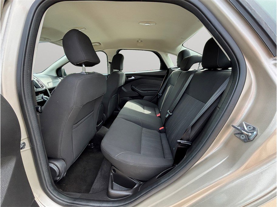 Used 2017 Ford Focus SE FWD image 27