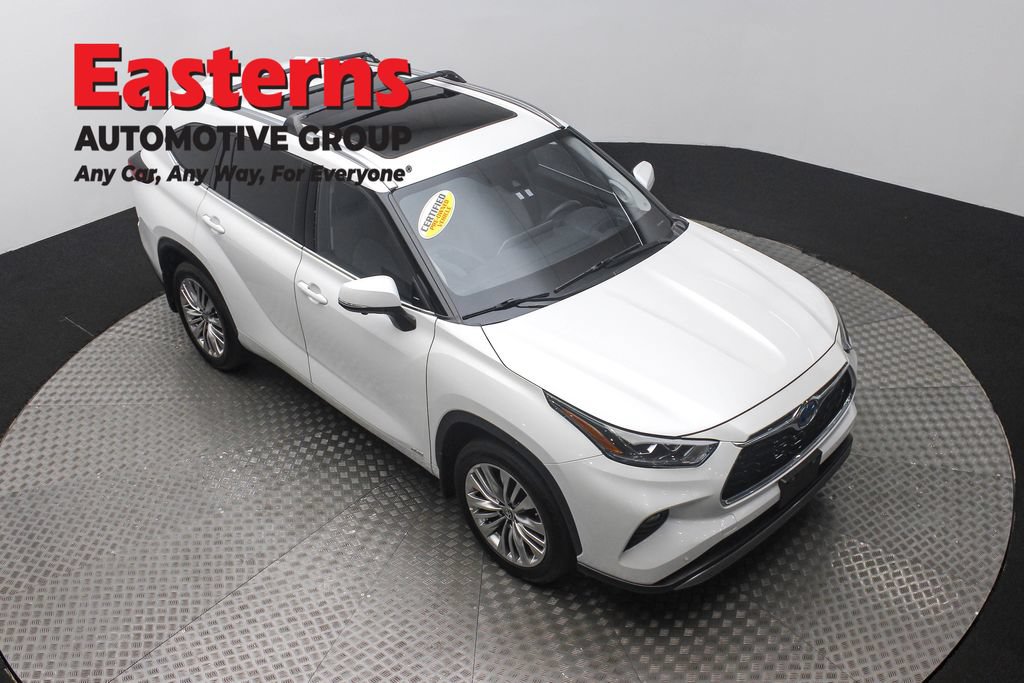 Used 2024 Toyota Highlander Platinum AWD/4WD image 3