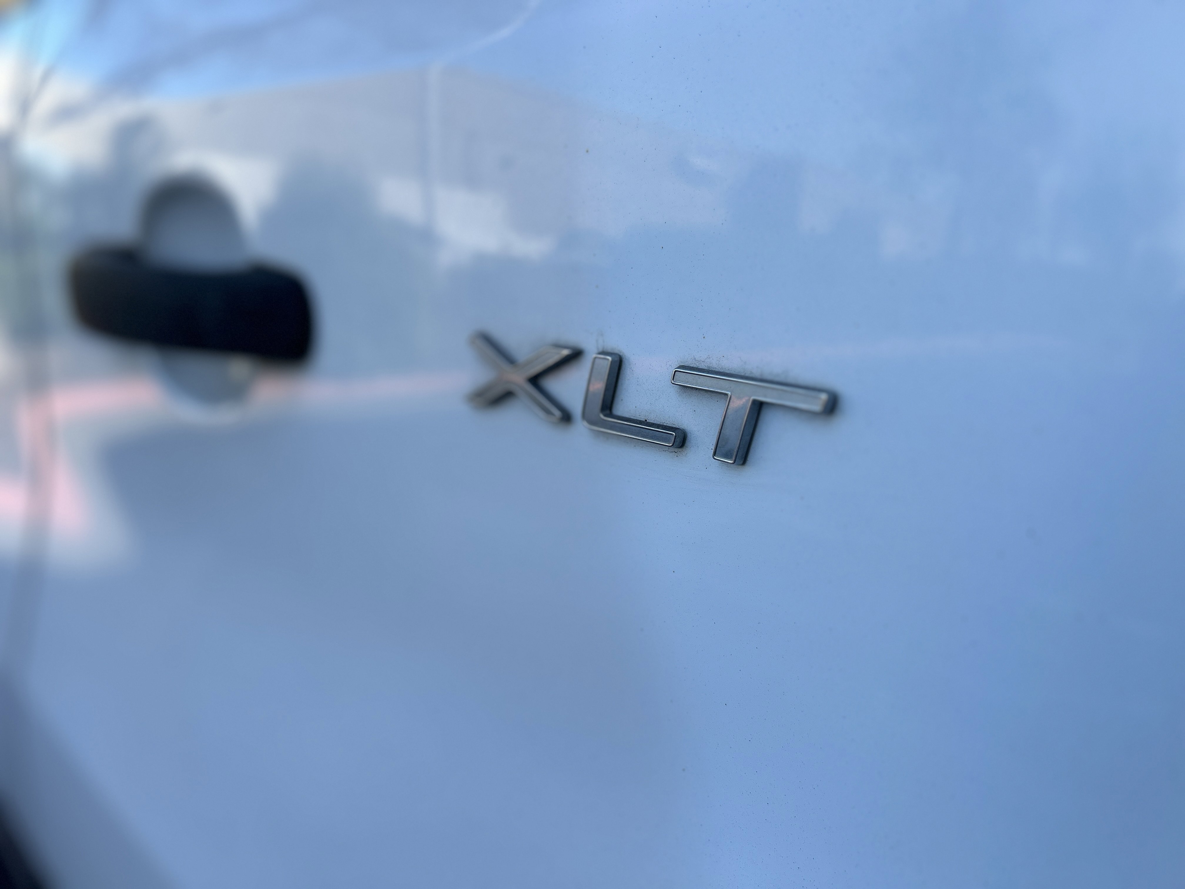 Used 2019 Ford Transit 150 XLT image 11