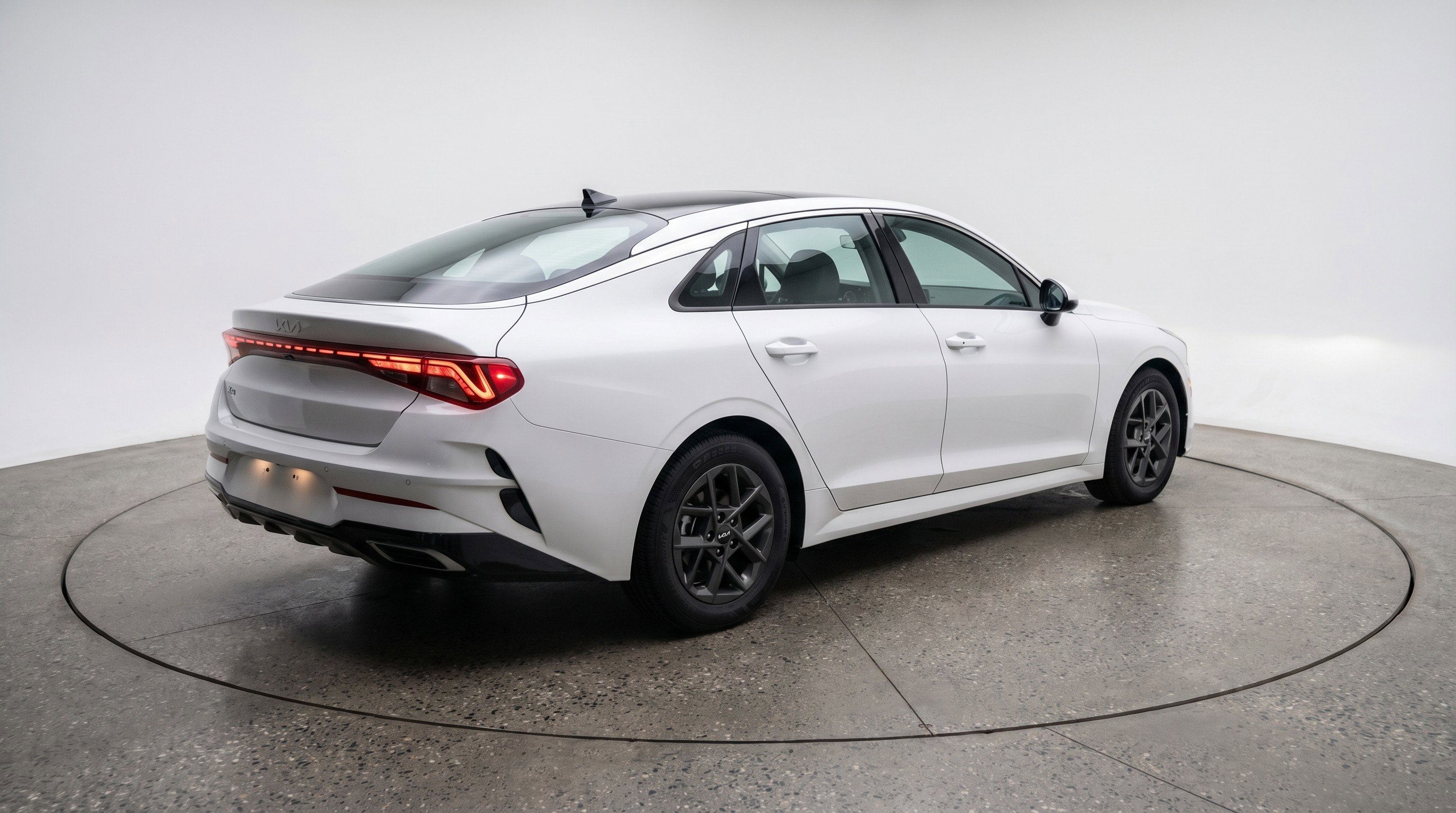 Used 2025 Kia K5 LXS image 9