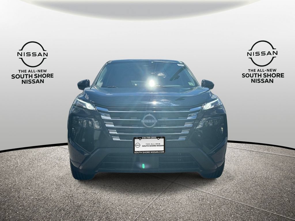 Used 2025 Nissan Rogue SV AWD/4WD image 2