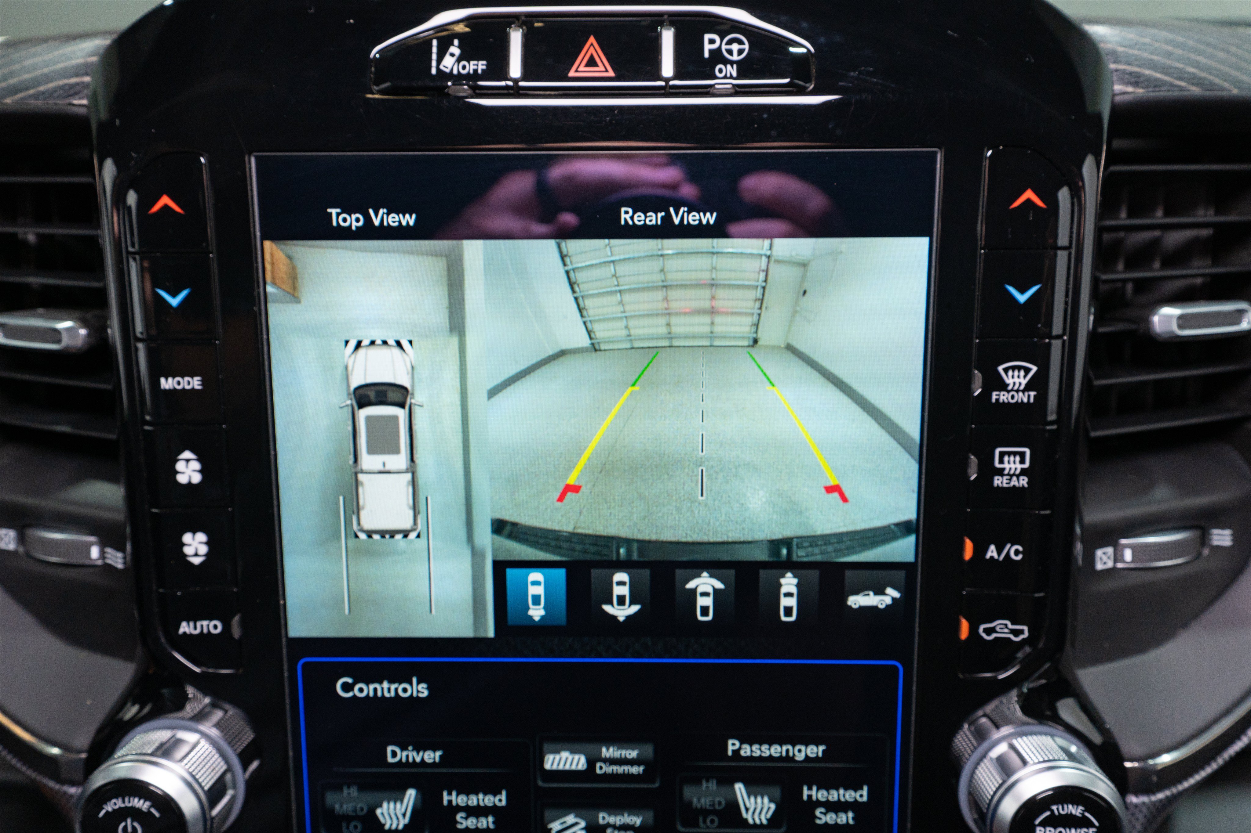 Used 2020 RAM 1500 Limited w/ Black Appearance Package AWD/4WD image 22