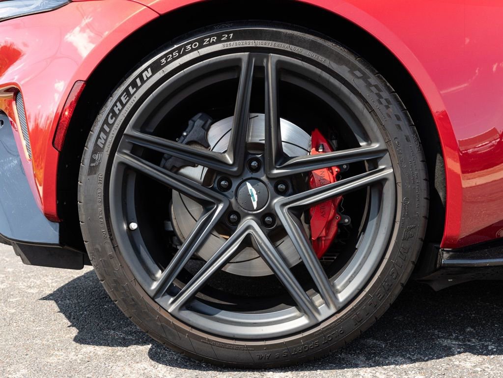 Used 2025 Aston Martin V8 Vantage Coupe image 56