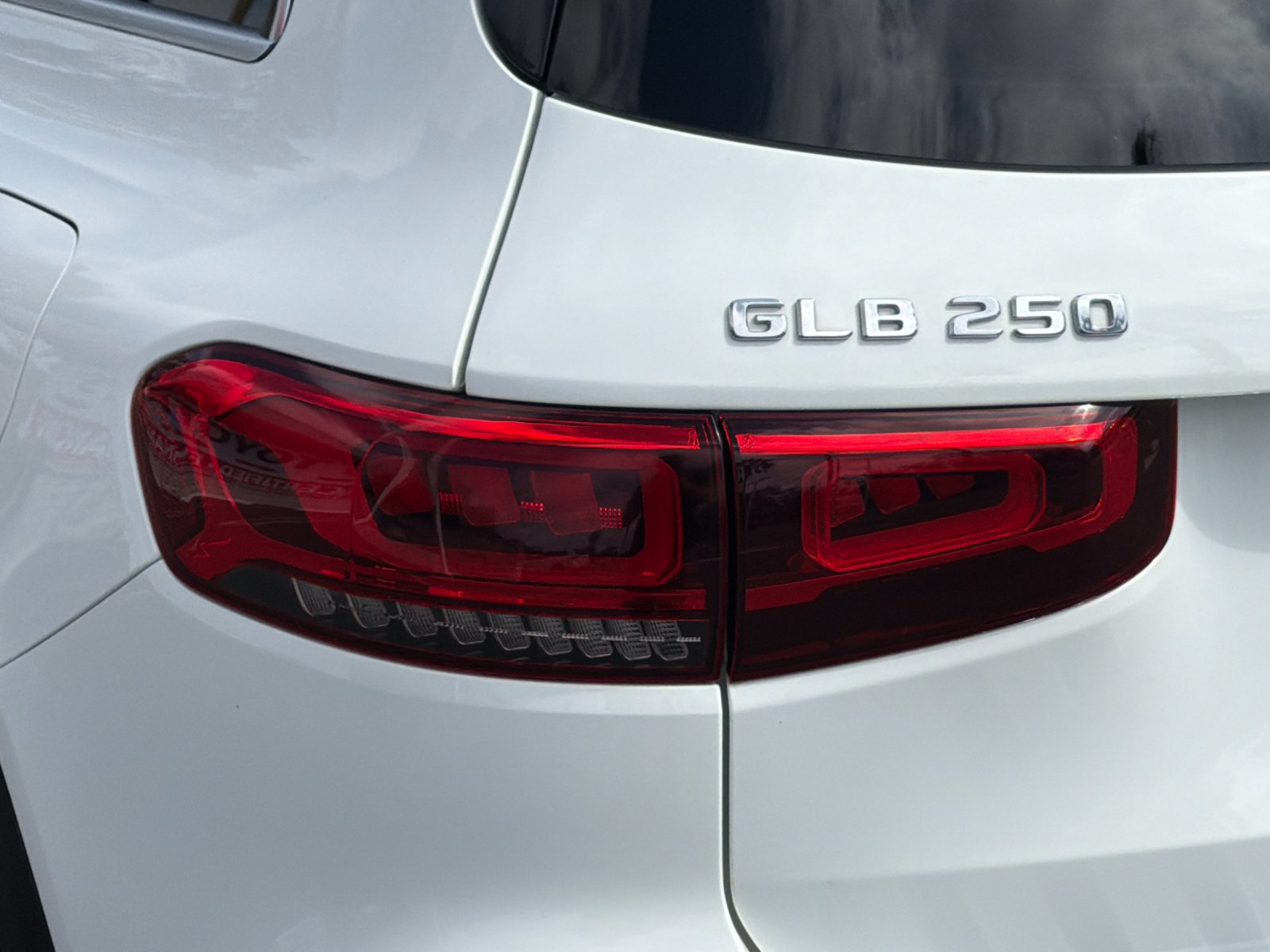Used 2020 Mercedes-Benz GLB 250 image 25