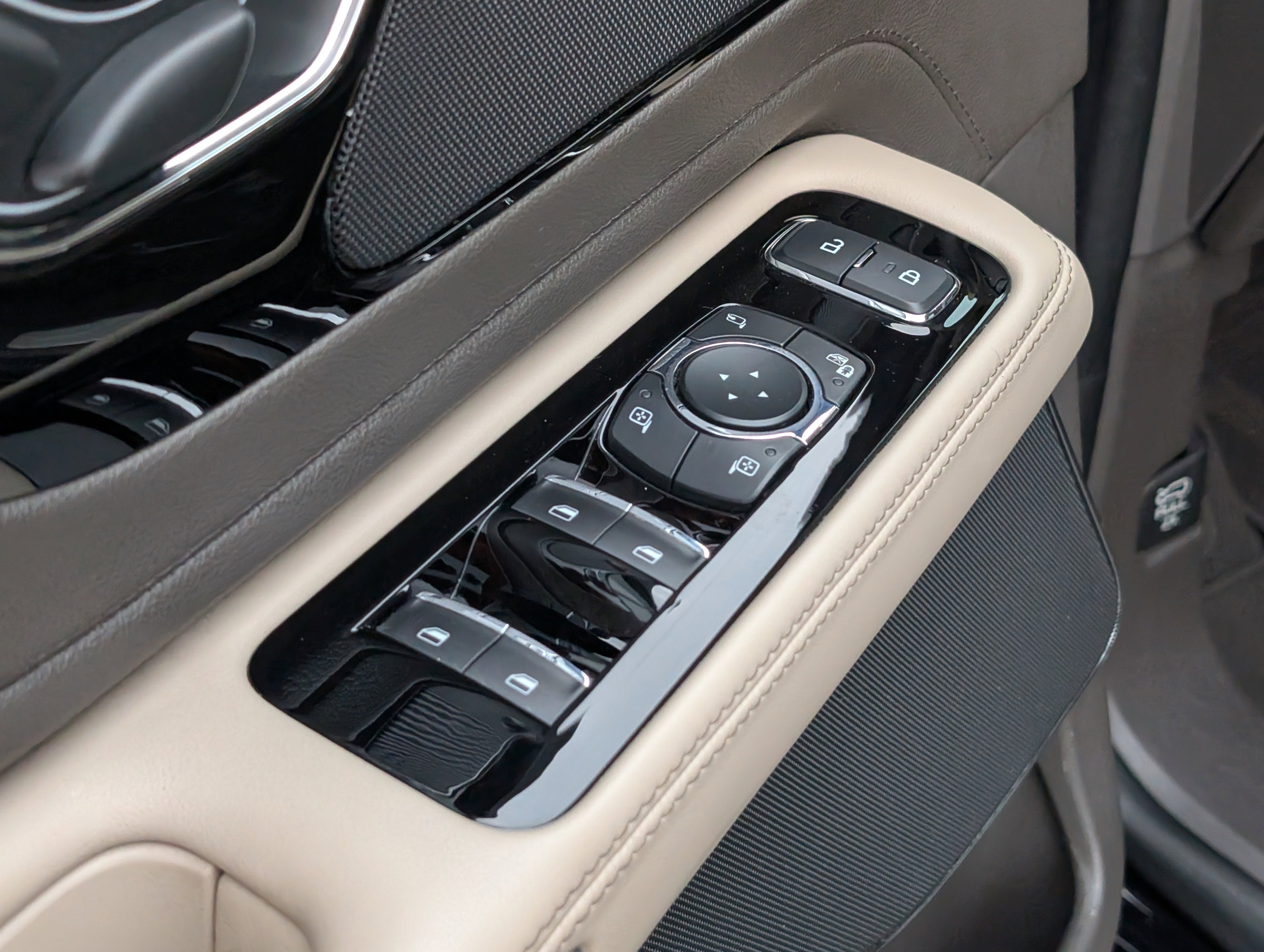 Used 2021 Lincoln Aviator Reserve w/ Elements Package Plus RWD image 17