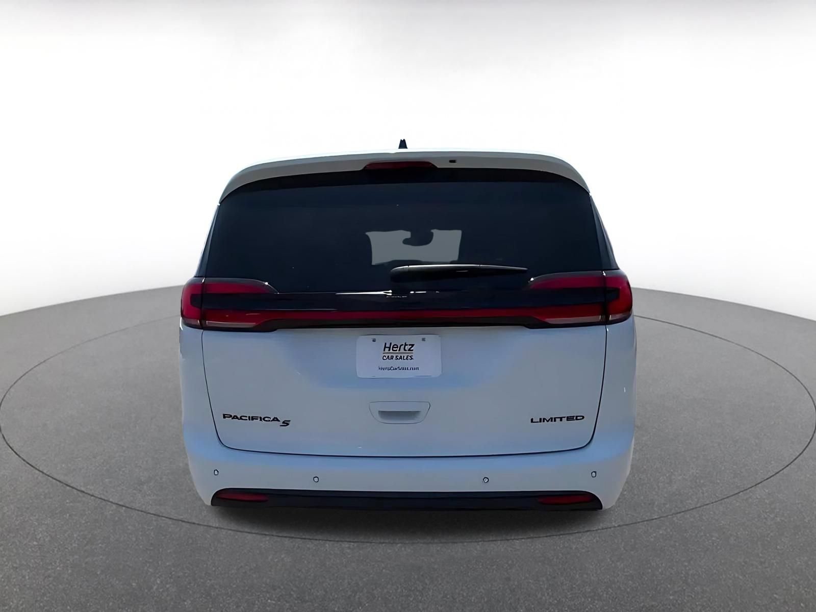 Used 2025 Chrysler Pacifica Limited FWD image 12