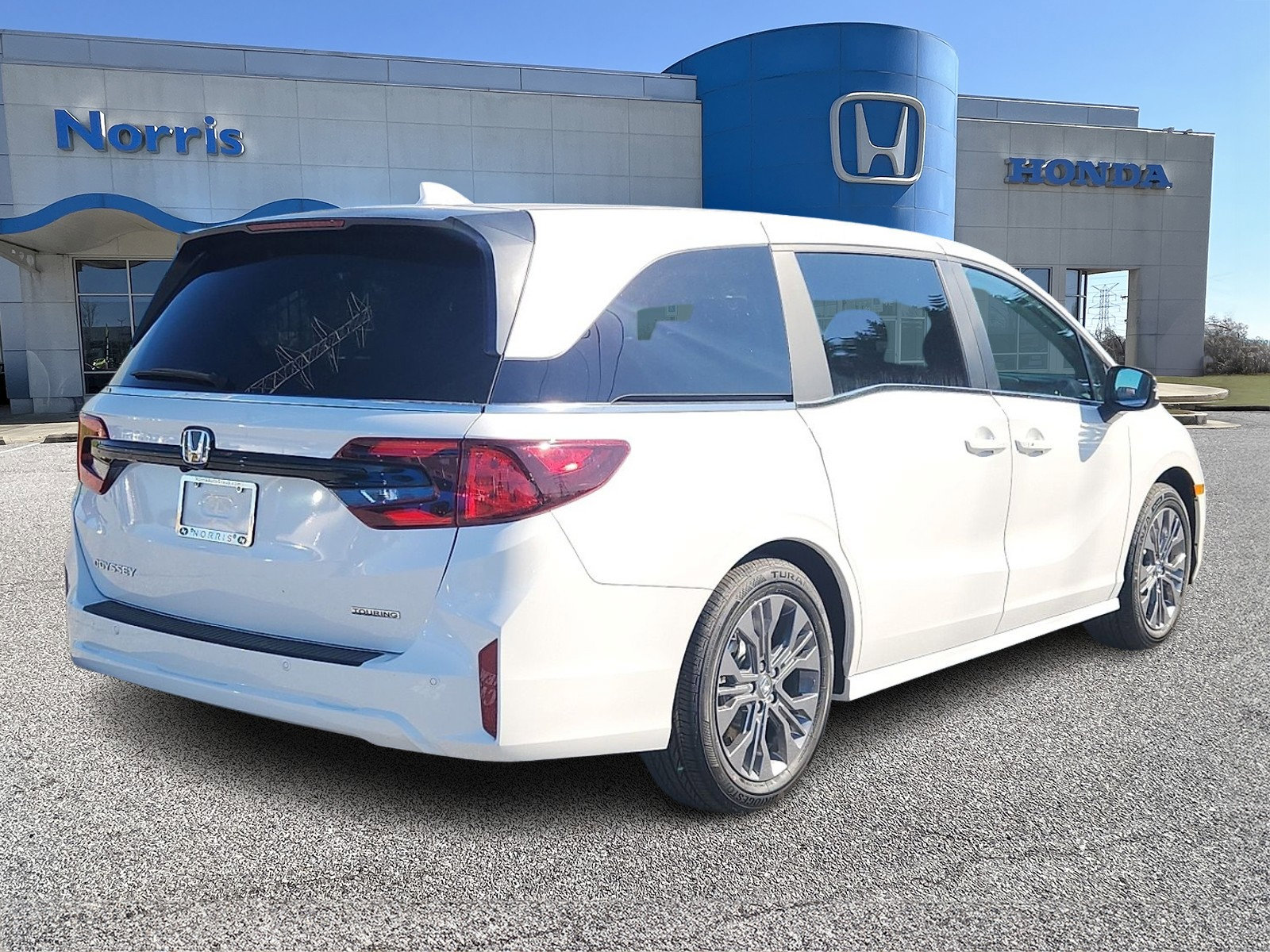 New 2026 Honda Odyssey Touring image 4