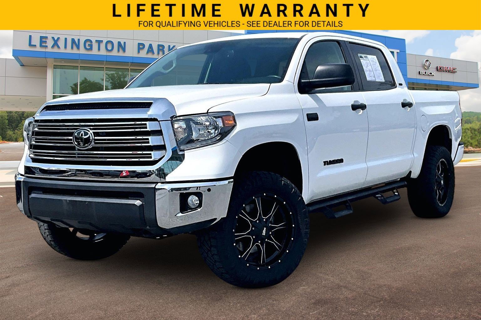 Used 2020 Toyota Tundra SR5 w/ SR5 Convenience Package AWD/4WD image 12