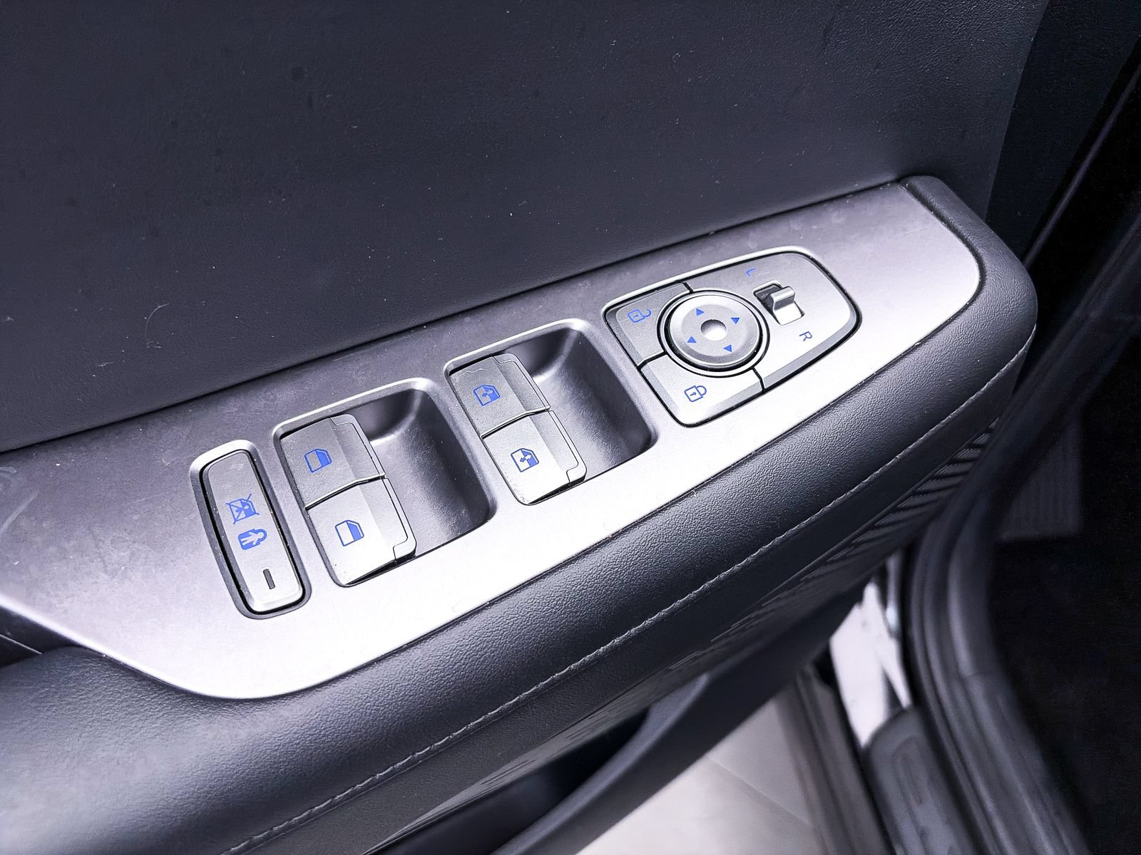 Used 2023 Hyundai Palisade SEL w/ Premium Package FWD image 21