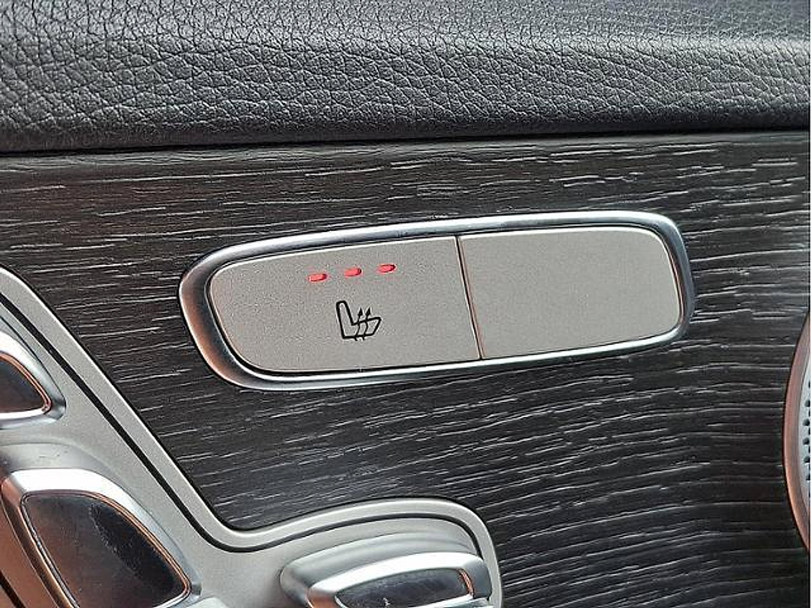 Used 2021 Mercedes-Benz C 300 4MATIC Sedan image 24