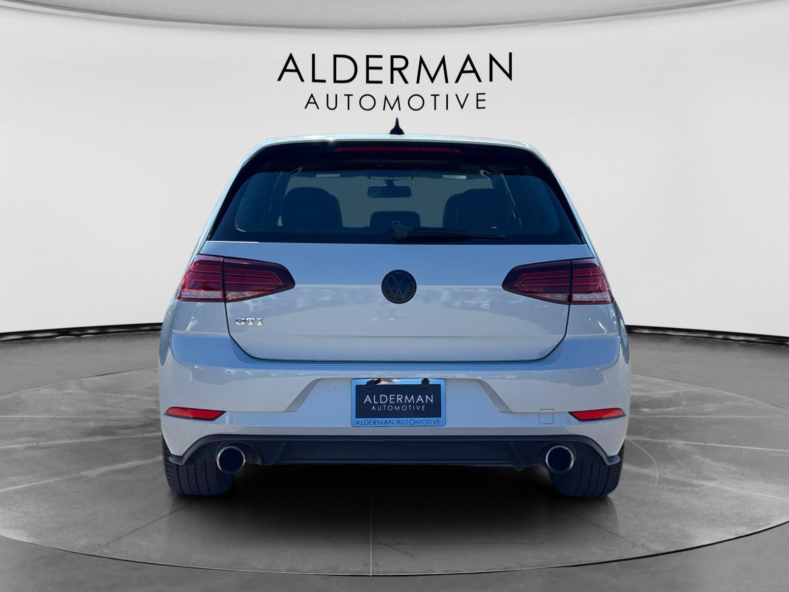 Used 2018 Volkswagen GTI SE w/ SE Leather Package FWD image 4