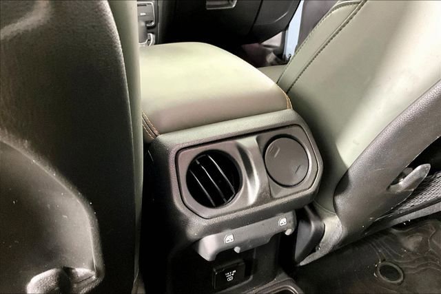 Used 2024 Jeep Gladiator Mojave w/ Technology Group image 10