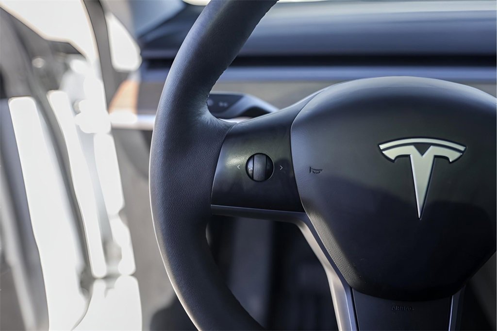 Used 2023 Tesla Model Y Long Range image 16