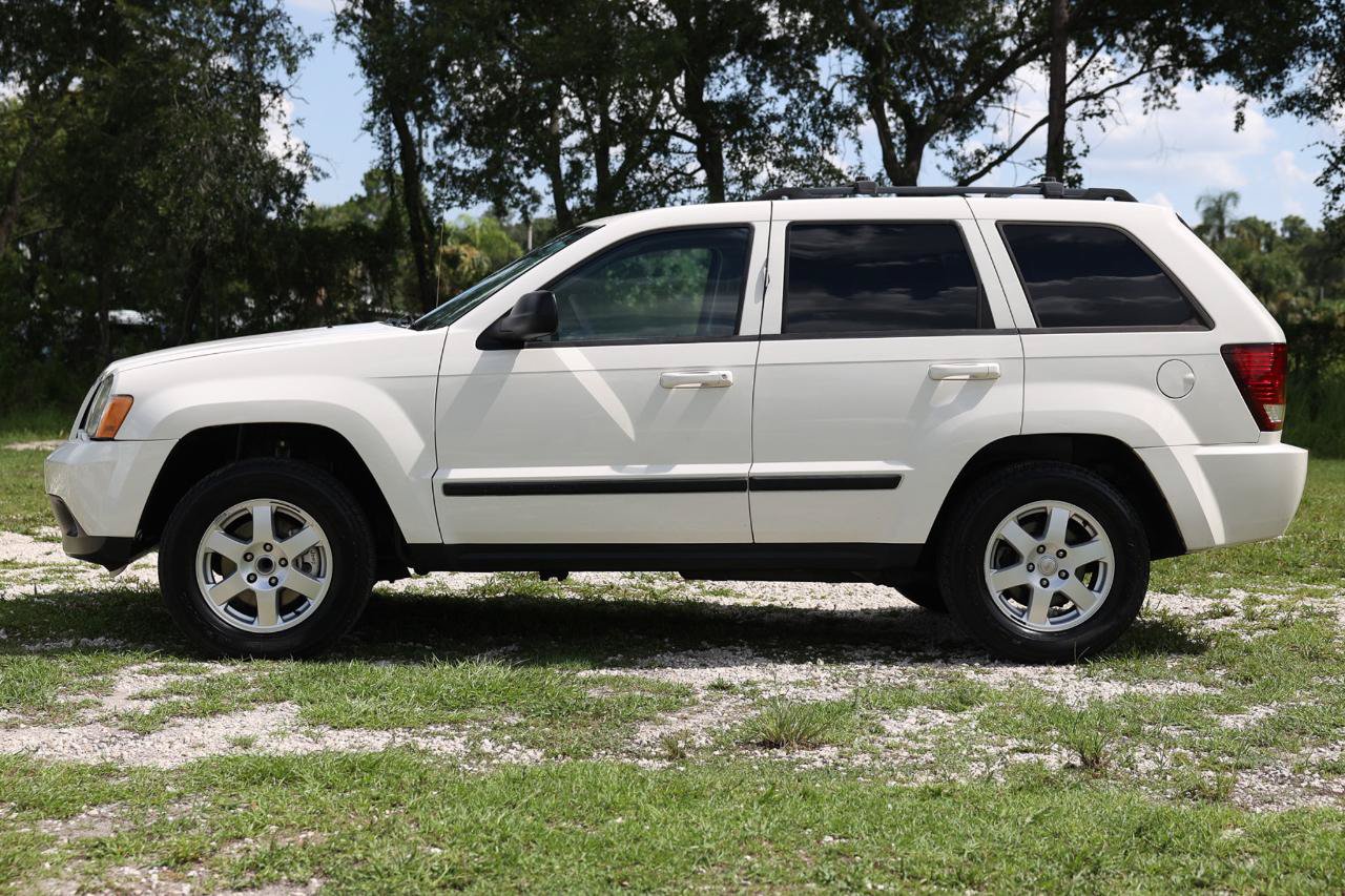 Used 2009 Jeep Grand Cherokee Laredo RWD image 3