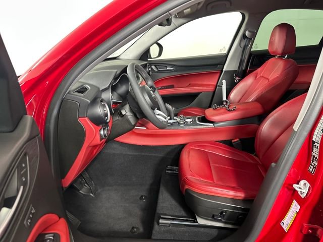 Used 2021 Alfa Romeo Stelvio Sprint image 11