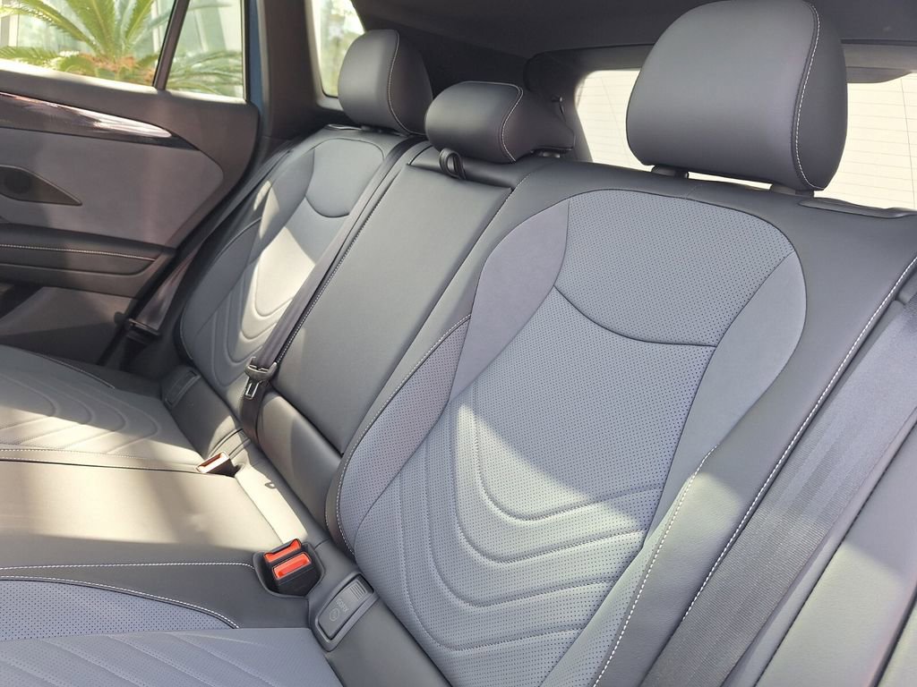 New 2026 Volkswagen Tiguan SE R-Line image 23