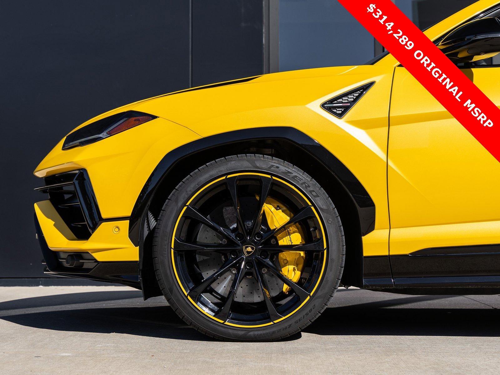 Used 2023 Lamborghini Urus S image 11