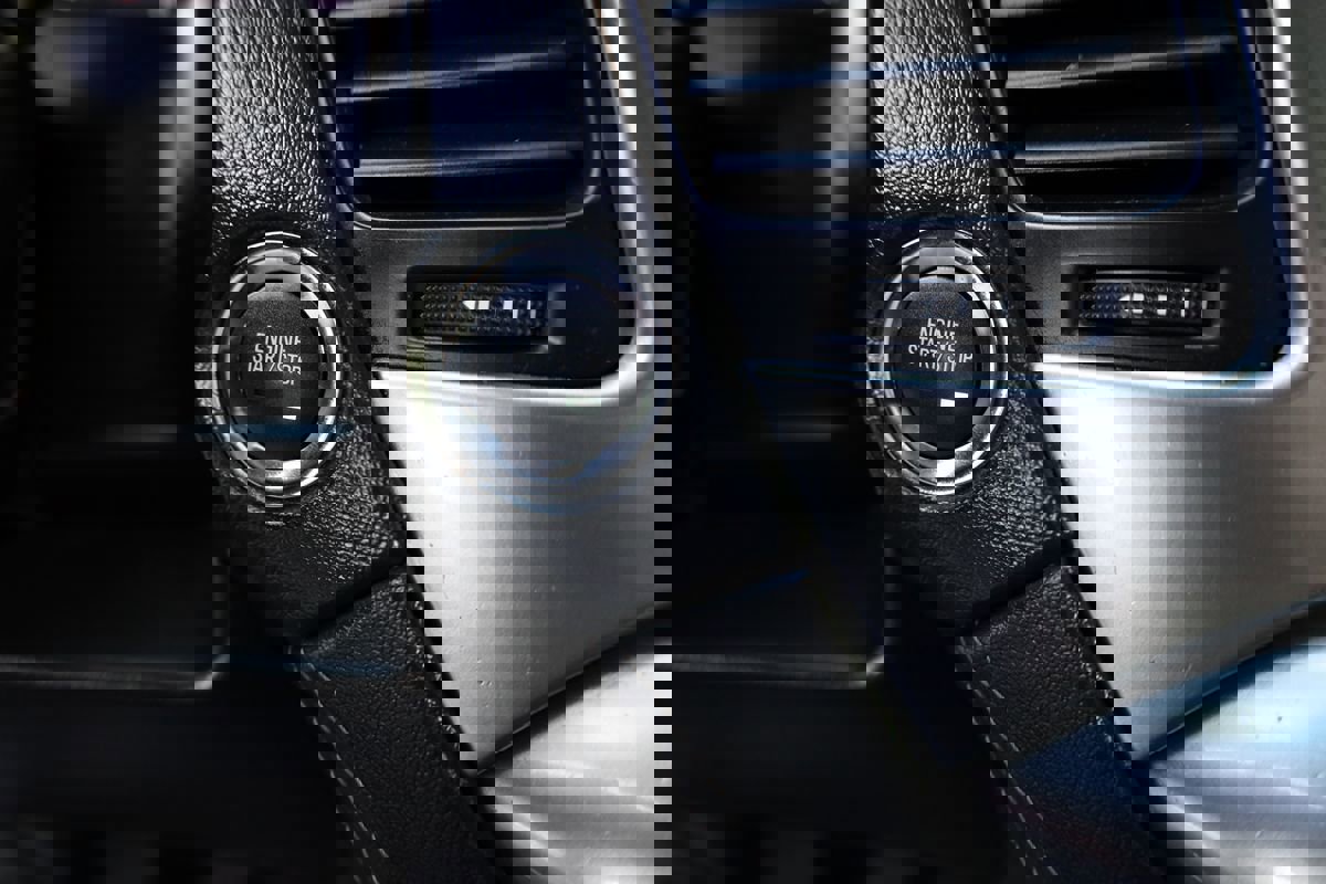 Used 2018 Chevrolet Suburban Premier image 35