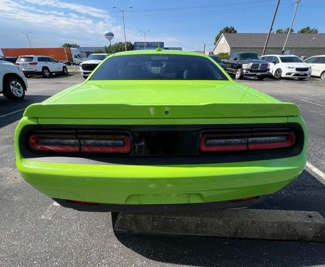 Used 2015 Dodge Challenger SRT w/ Technology Group RWD image 6
