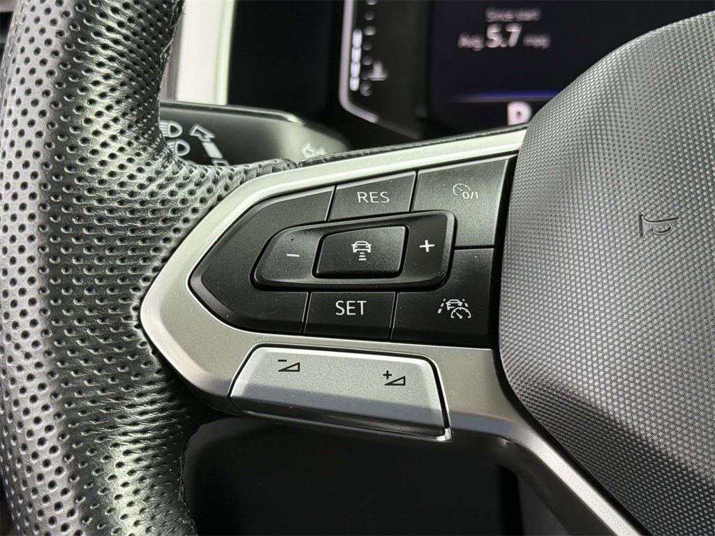 Used 2022 Volkswagen Atlas SEL Premium image 28