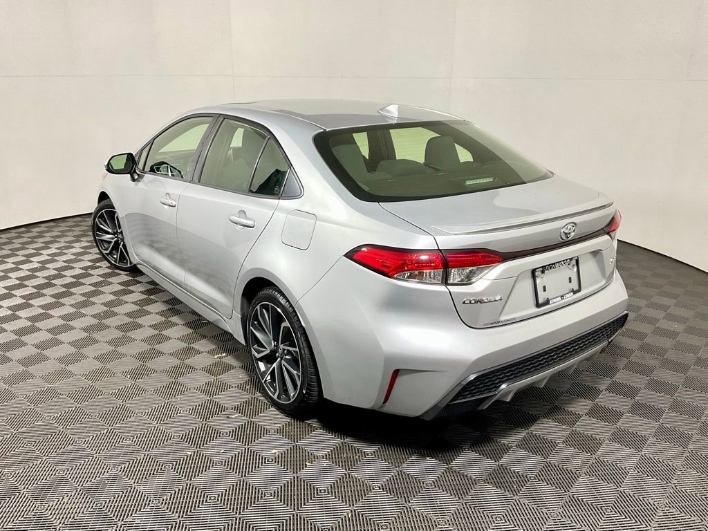 Used 2020 Toyota Corolla SE w/ SE Premium Package FWD image 14