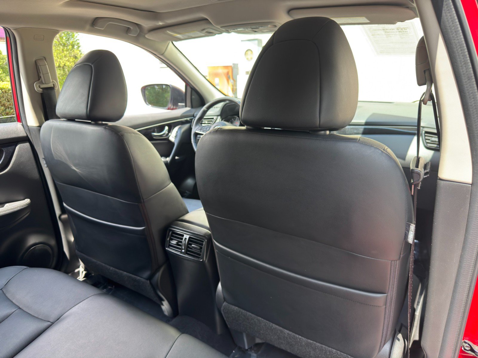 Used 2018 Nissan Rogue Sport SL w/ SL Premium Package FWD image 34