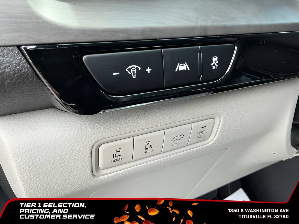 Used 2024 Kia Carnival EX FWD image 23
